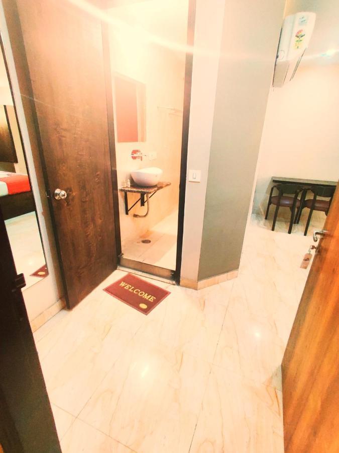 Hotel Amour By Rpi New Delhi Buitenkant foto