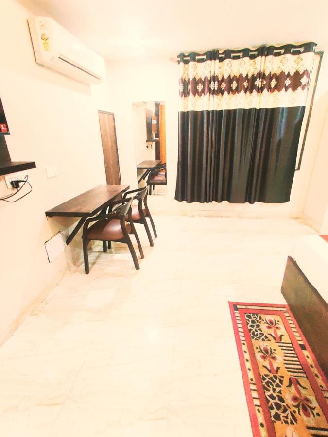 Hotel Amour By Rpi New Delhi Buitenkant foto