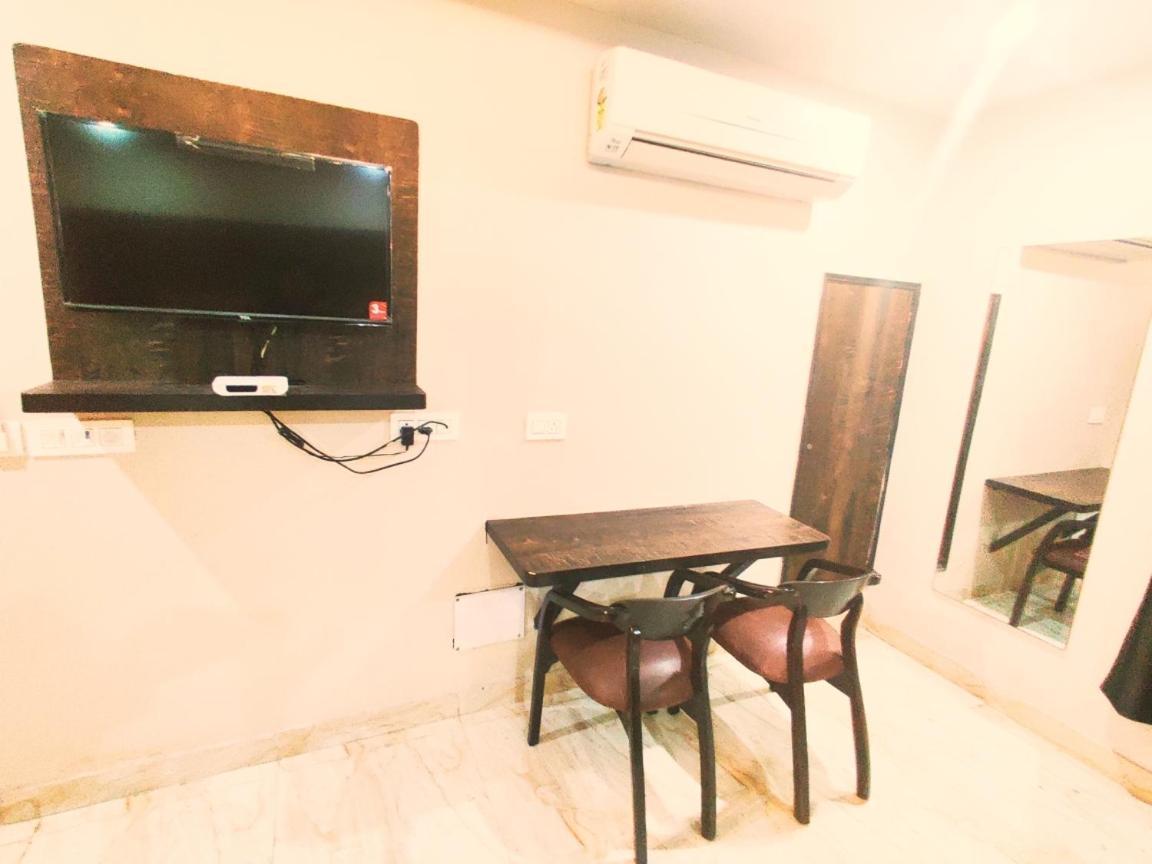 Hotel Amour By Rpi New Delhi Buitenkant foto