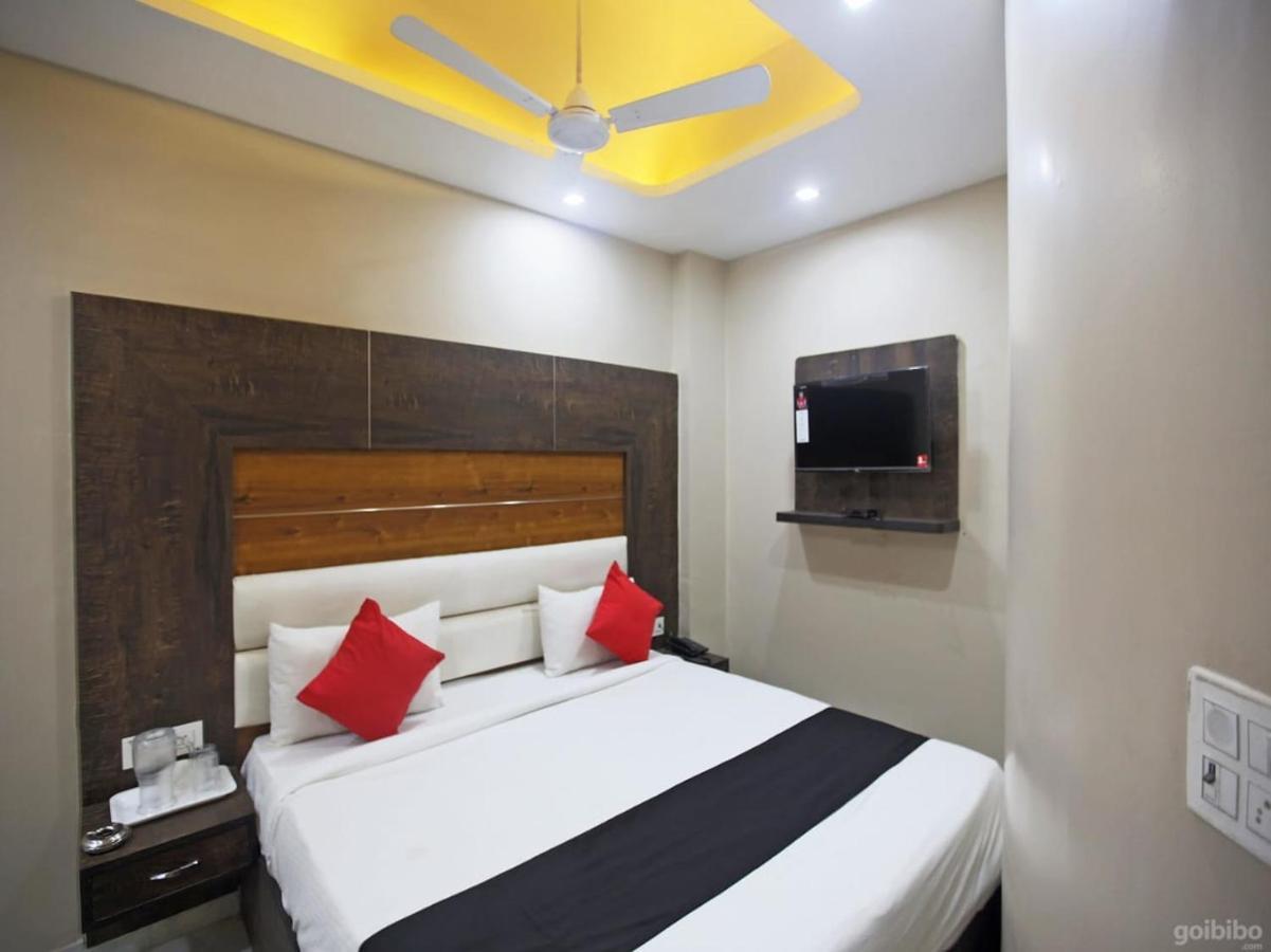 Hotel Amour By Rpi New Delhi Buitenkant foto