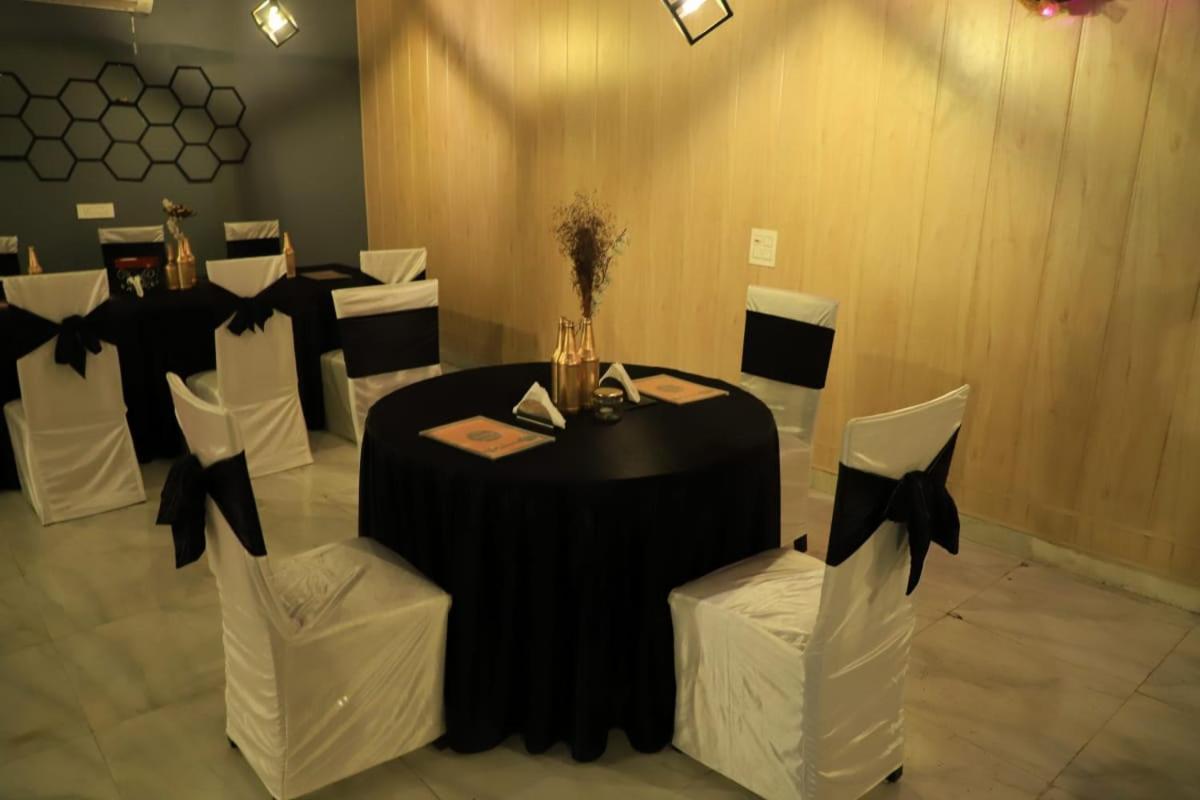 Hotel Amour By Rpi New Delhi Buitenkant foto