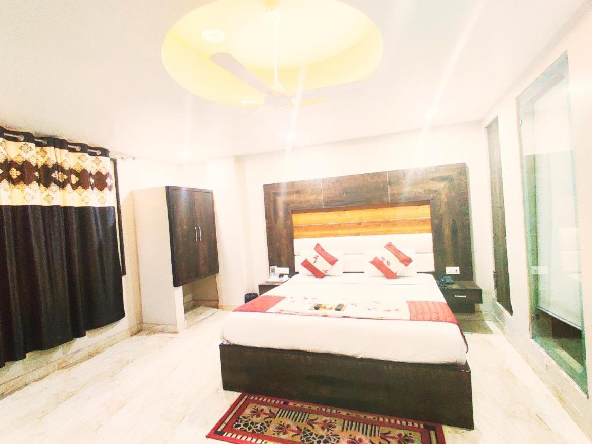 Hotel Amour By Rpi New Delhi Buitenkant foto